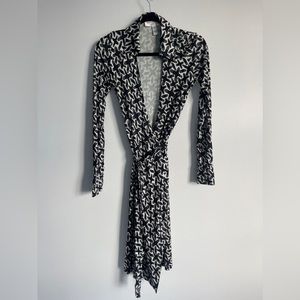 Diane vonFURSTENBERG vintage wrap dress. Excellent condition.